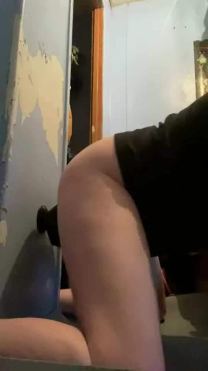 I love my new bff 😍🍆 - free porn video