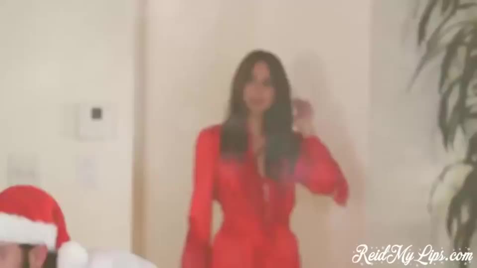 Riley's Christmas Gangbang - free porn video