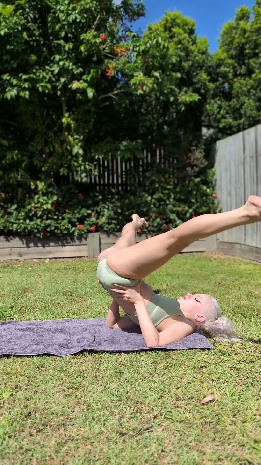 Stretching like this outside, daddy would be so proud 🤭 - free porn video
