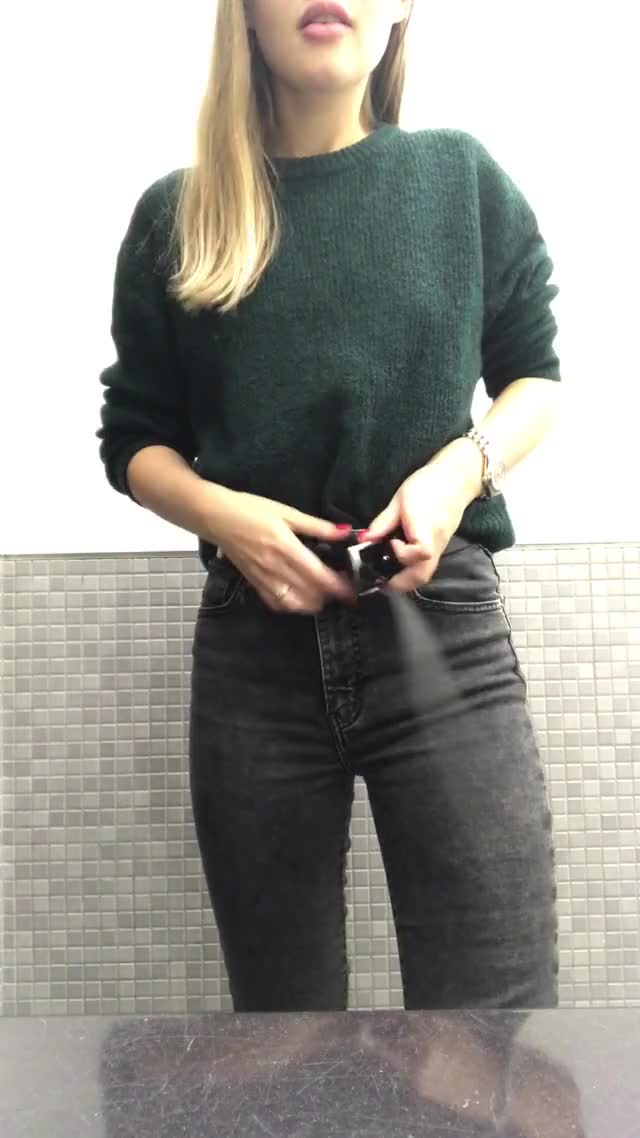 Name please, Ive looked everywhere and cant find anything. - free porn video