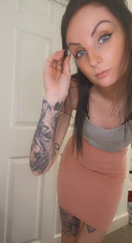 Want to know the feeling of undressing me? 🤪Check out my profile to know more 😈 - free porn video