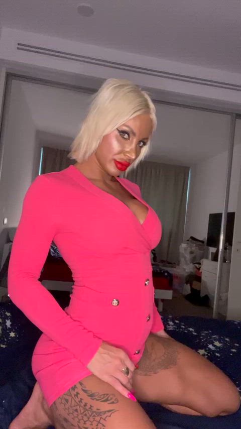 it's hard to find shirts that fit xD - free porn video