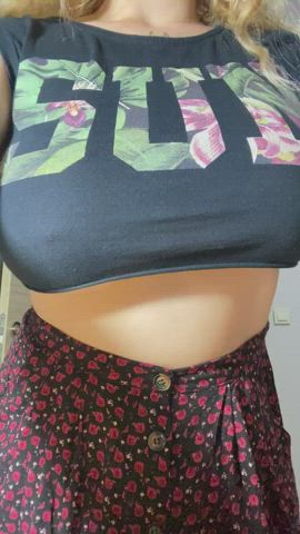 Watch my big bouncy tits😛 - free porn video