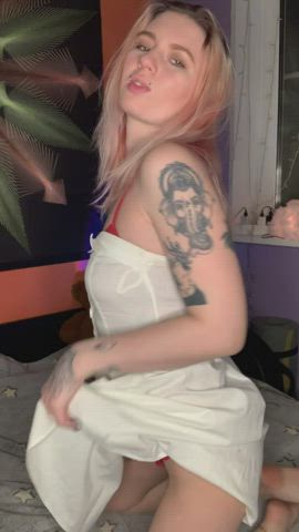 do u wanna see me dripping off my skirt - free porn video