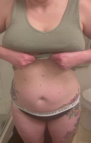 Do you like my natural mom boobs - free porn video