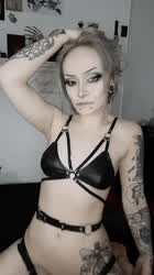 whoever guesses what I'm riding here first, gets a free nude 👅🖤 - free porn video