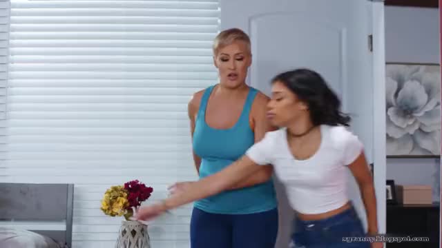 Mom strap girl - free porn video