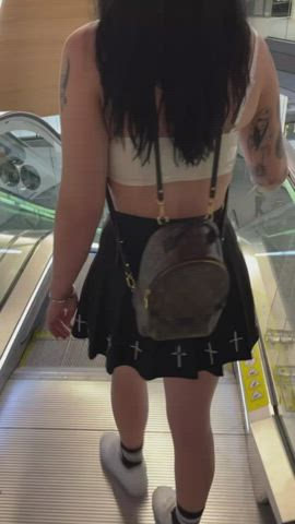 [GIF] Flashing at the mall - free porn video