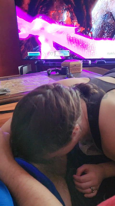 Just giving Daddy some oral support - free porn video