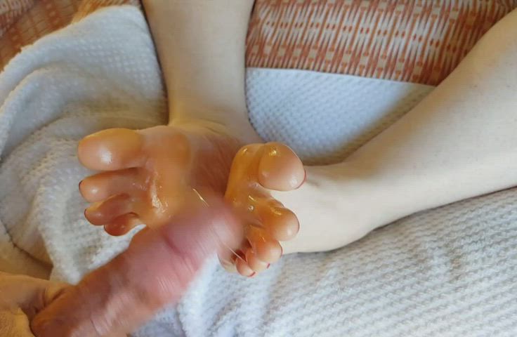 Grippy toes - free porn video
