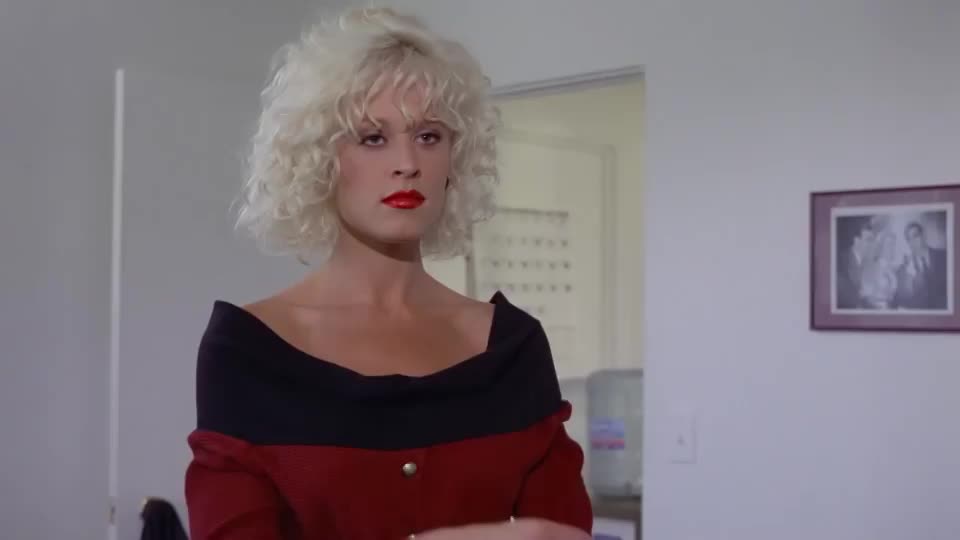 Delia Sheppard in Haunting Fear - free porn video