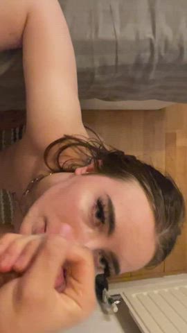 Just moved into a new town and met a hot guy I sucked off - free porn video