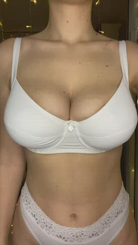 My boobs should bounce on your face - free porn video