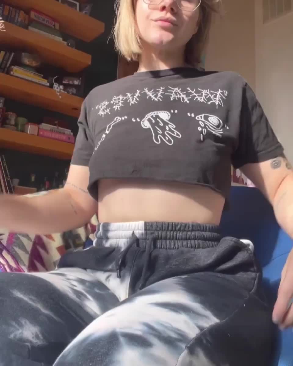 I have a perfect spot for your cum 😋 - free porn video