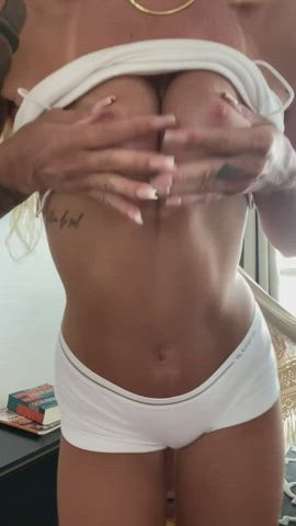 Im addicted in grabbing my knockers all day long - free porn video