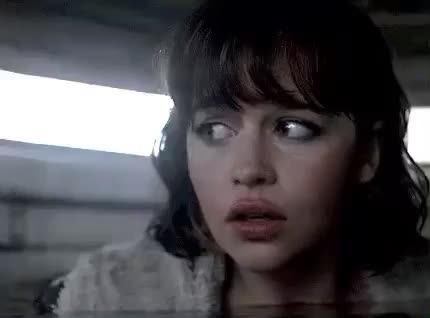 Emilia Clarke has the definition of dick sucking lips - free porn video