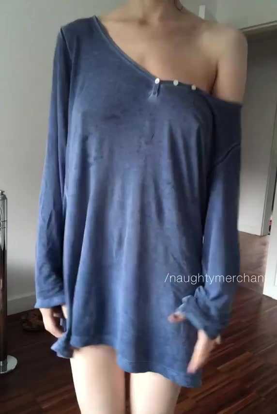 Fresh out of the shower 🥰 - free porn video