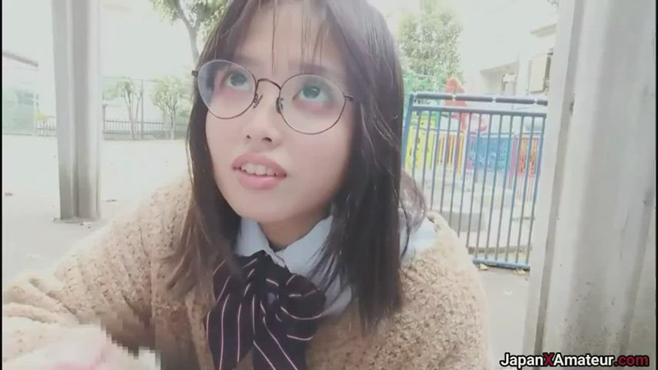 Amateur Japanese Girl With Glasses Deepthroating A Cock In A Park - free porn video
