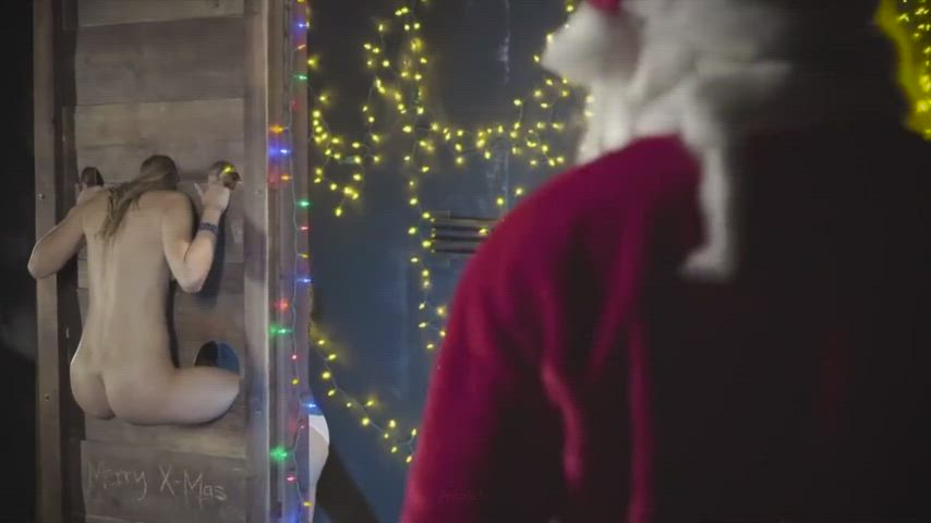 Stuffing Jillian's Stocking 😯 - free porn video