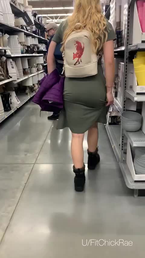 Just a little squeeze [gif] - free porn video