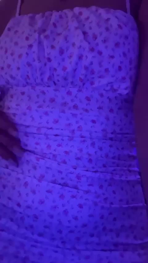 18 yo old and a bit chubby + still looking for someone who appreciates my boobs - free porn video