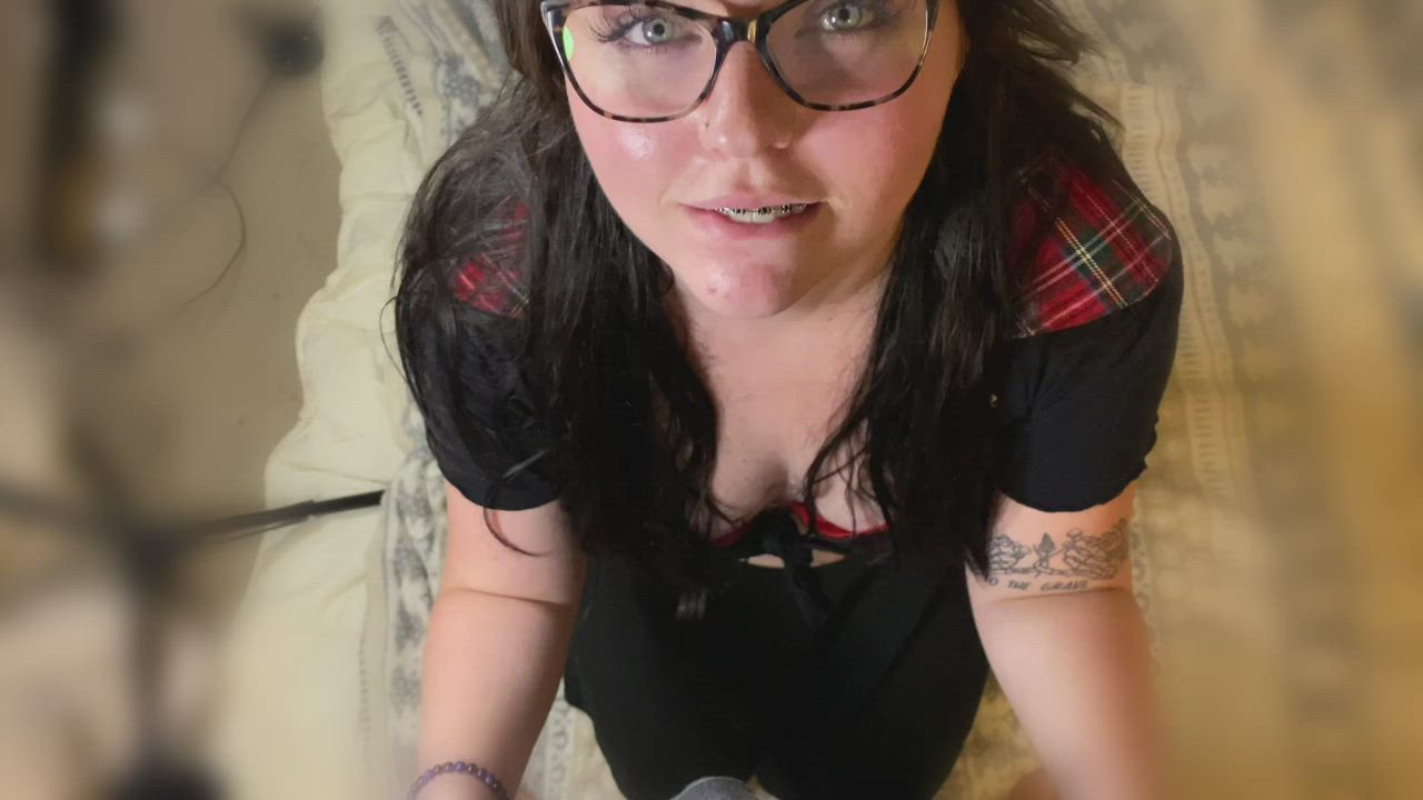 I locked myself out of my house last night. I had to give the locksmith a good tip! - free porn video