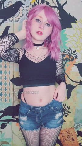 Black fishnets on pale skin 🖤 - free porn video