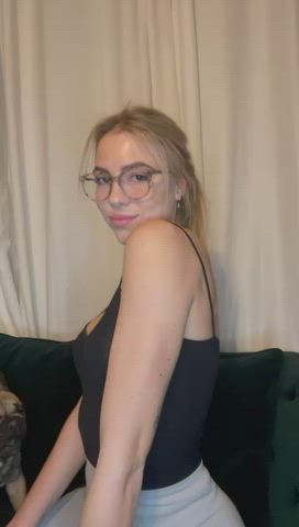 this is how i walk around the apartment on our first date and hope you make your moves - free porn video