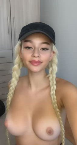 They are perfect for sucking on - free porn video