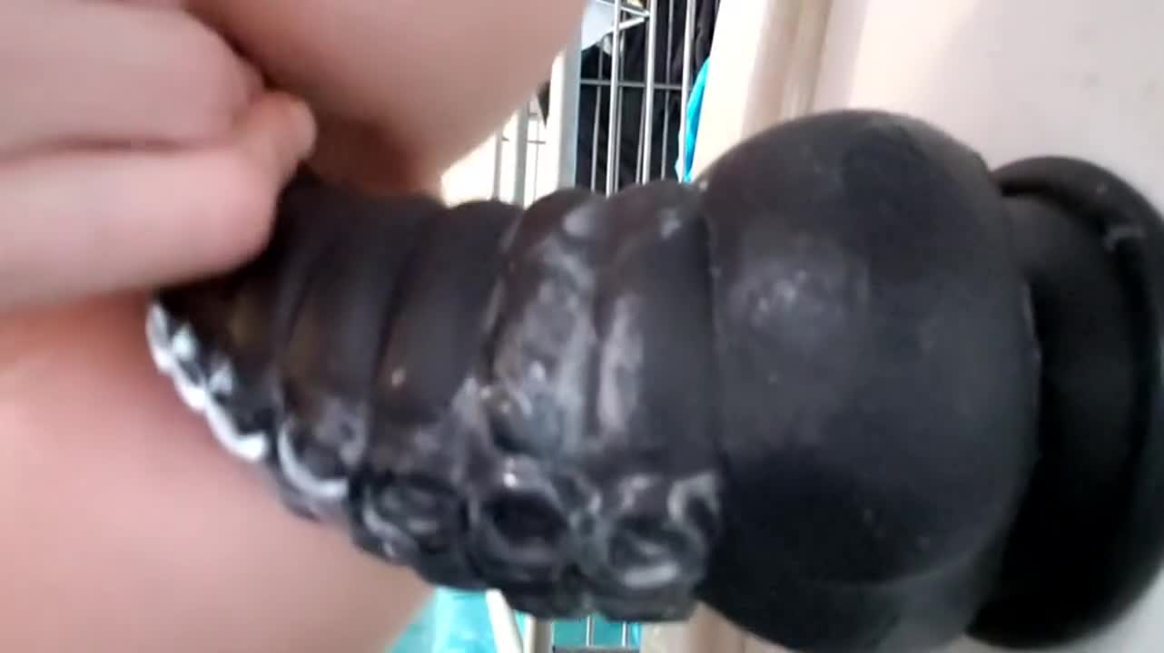 Fun with my tentacle - free porn video