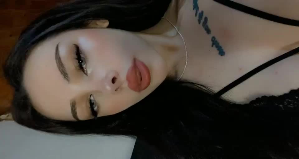 Do I look good enough to take home and fuck?😏 - free porn video