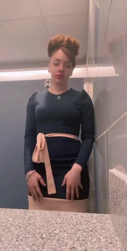 Here’s a quick tease be[f]ore my manager sees me - free porn video