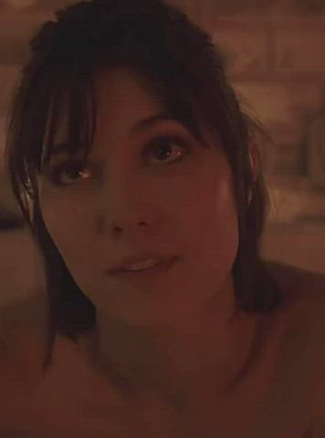 Mary Elizabeth Winstead Shows Off Her Body - free porn video