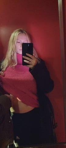 Some cuddles in the elevator - free porn video