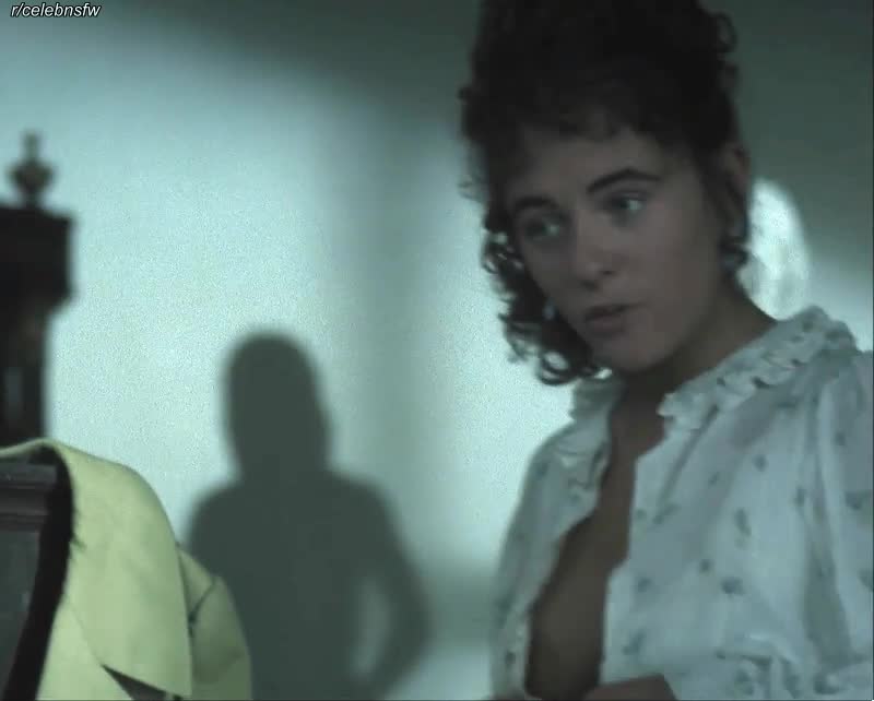 Elizabeth Hurley [gifv] - free porn video