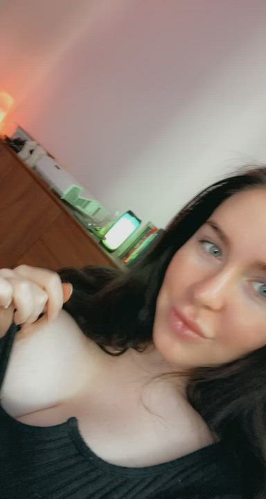 If I was your girl these are the kind of snaps I’d send you all day long to get you riled up at work 😌 - free porn video