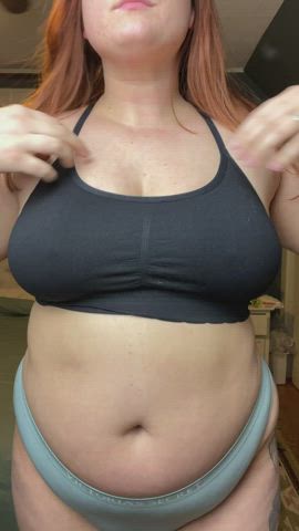 Giving the girls a drop and jiggle - free porn video