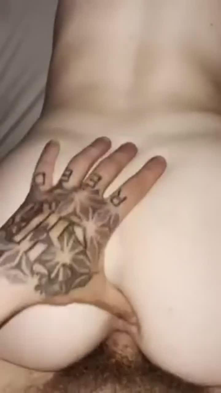 Armature mum taking backshots - free porn video