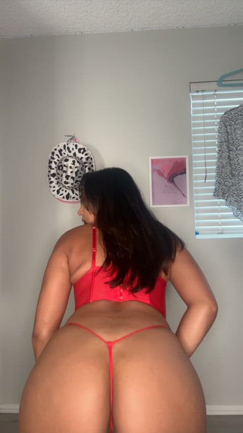 I see you've got booty on your mind, let me help! - free porn video