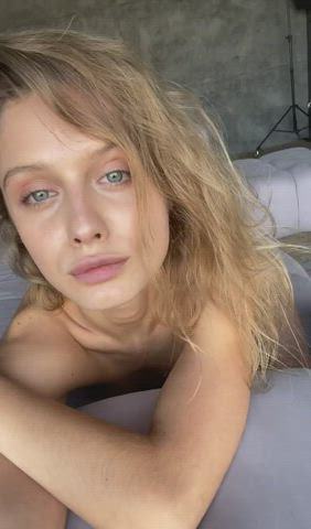 Amelie - free porn video