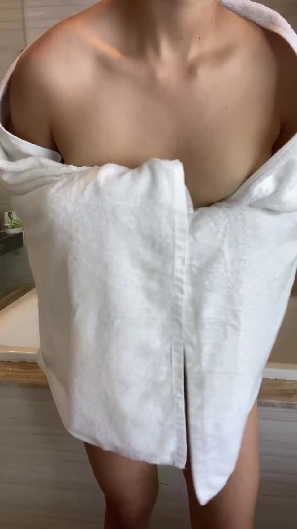Can you make me dripping wet even before we take a bath? 🥺 - free porn video