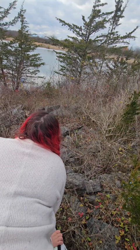 Filled her pussy at the start of our hike now fucking it out at the end - free porn video