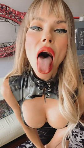 Mommy's teasing you a bit - free porn video