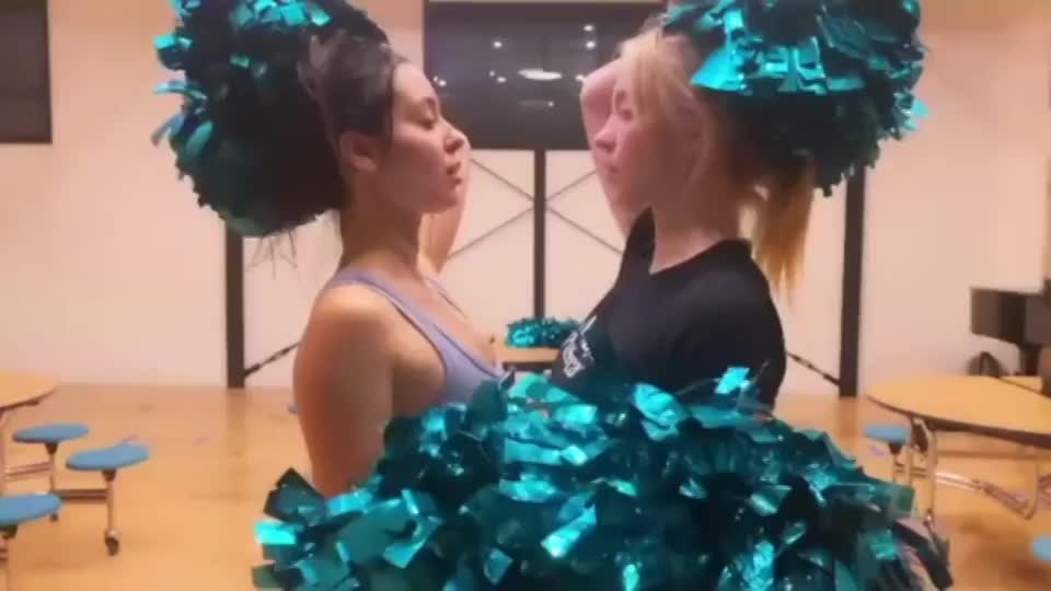 Sydney Sweeney and Alexa Demie practice an erotic cheerleading routine behind the scenes - free porn video