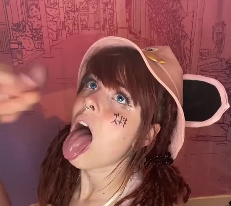 painting all over an adorable canvas (oliviajarden) - free porn video
