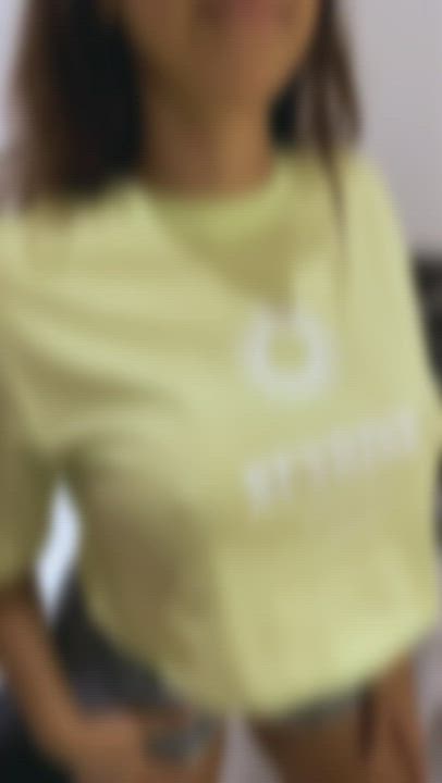 Just a short dressingroom tease ;) - free porn video