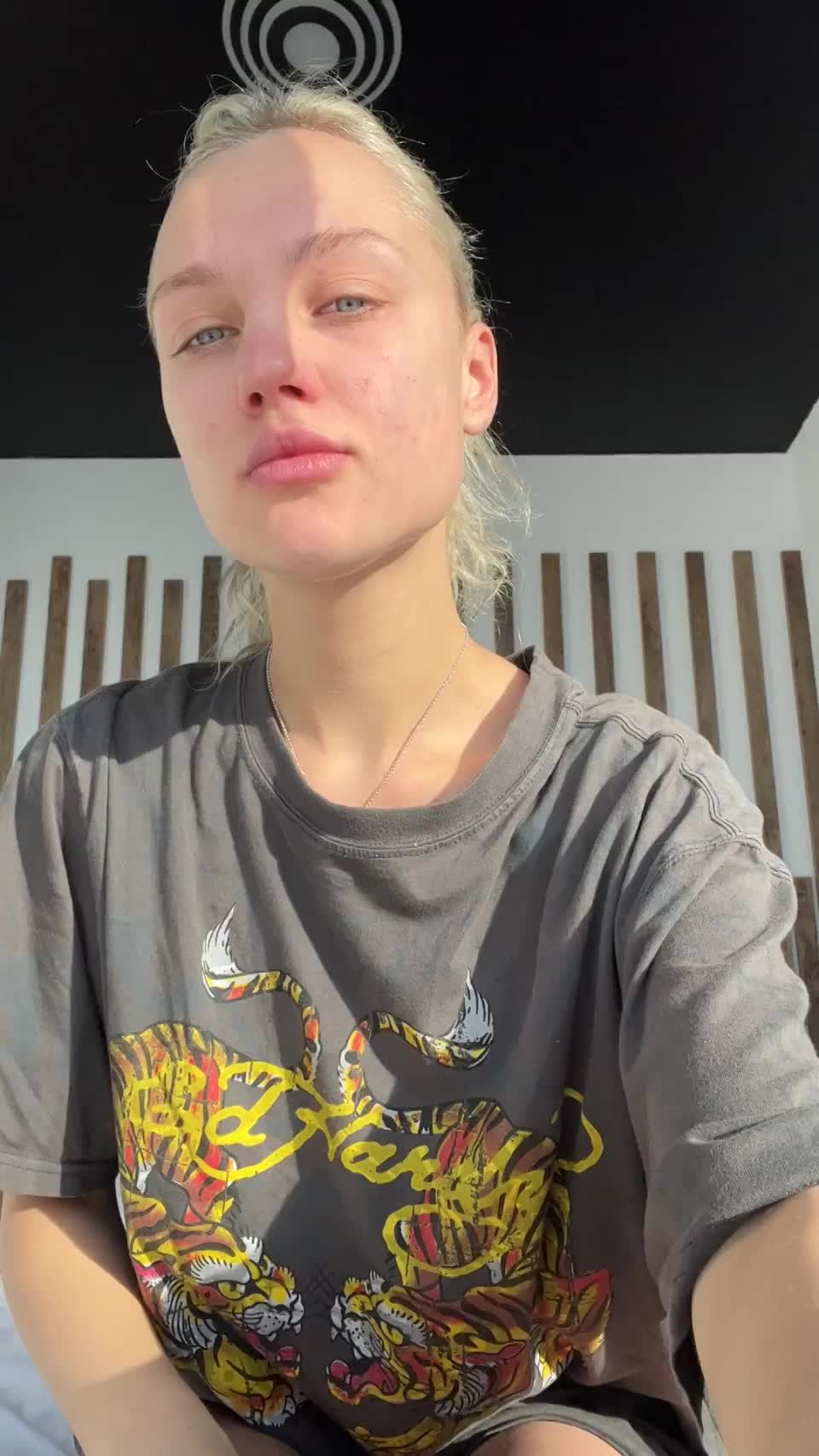 My day begins with the sun, and yours with my beautiful body - free porn video