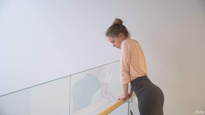 Does anyone know her name or have a full vid? - free porn video