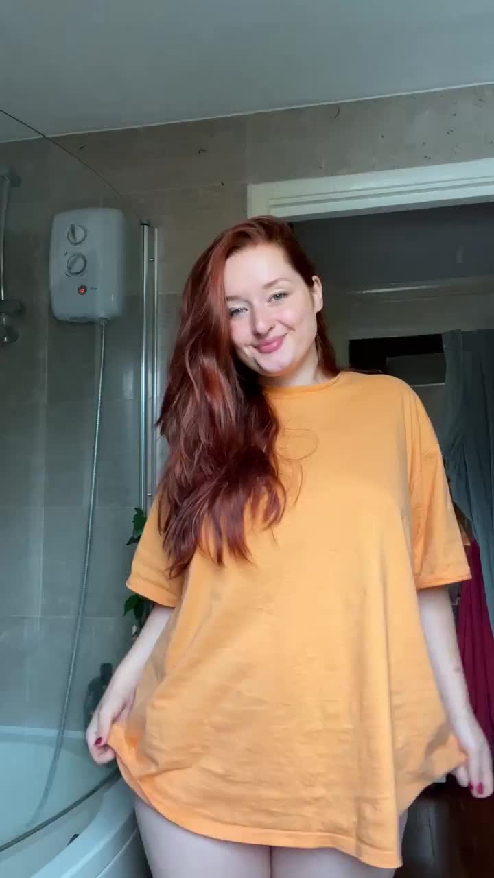Do you guys like curvy redhead milfs here? - free porn video