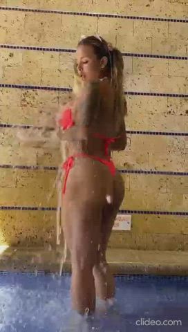 I LOVE getting wet! - free porn video